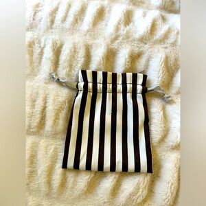 Henri Bendel dust bag like new